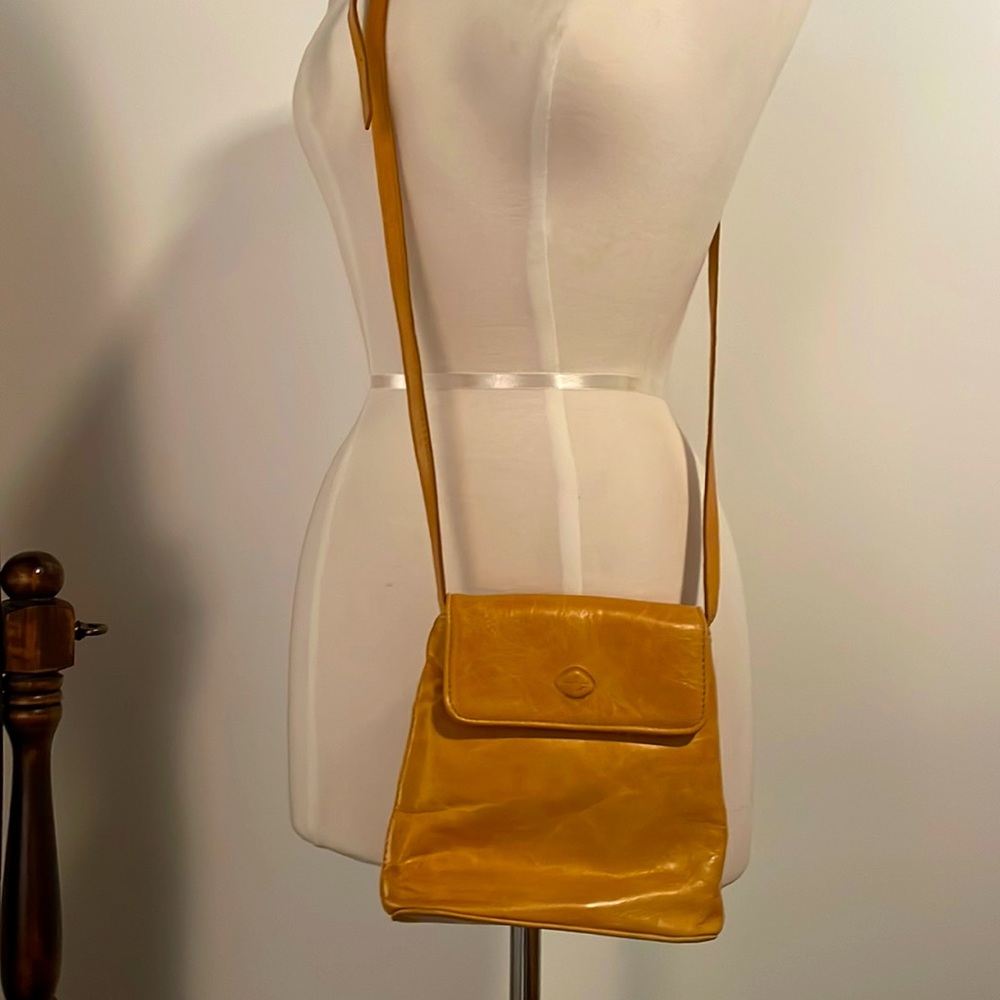 *Vintage* The Trend (made in Italy) Genuine Leather - Light Yellow Crossbody Bag